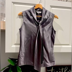 Kasper size small sleeveless blouse
